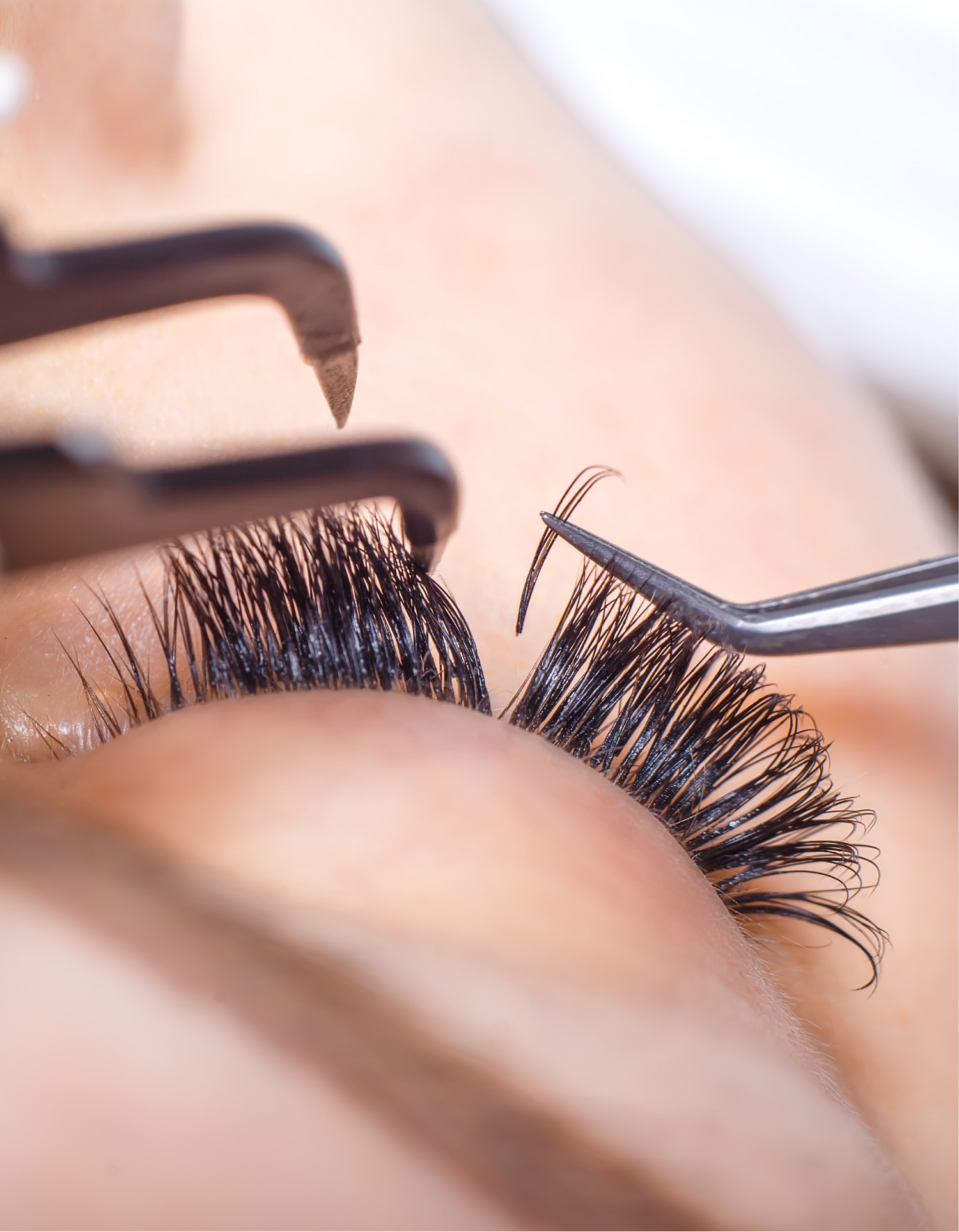 Schöner Wimpernbogen durch Wimperntoupet