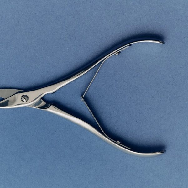 Medical-grade nail nipper used in business pedicure at CP Praxis Basel and Bottmingen
