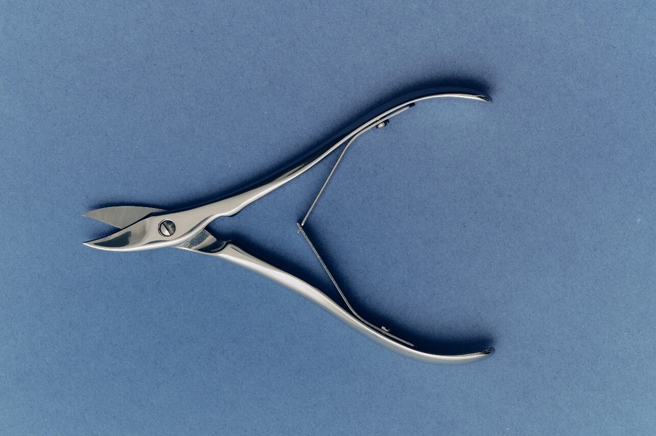 Medical-grade nail nipper used in business pedicure at CP Praxis Basel and Bottmingen