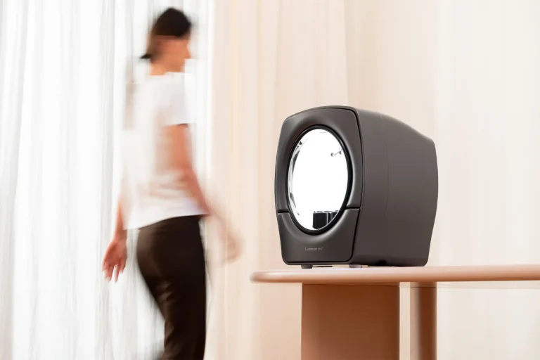 LumiScan Pro skin analysis device used in CP Praxis Basel clinic